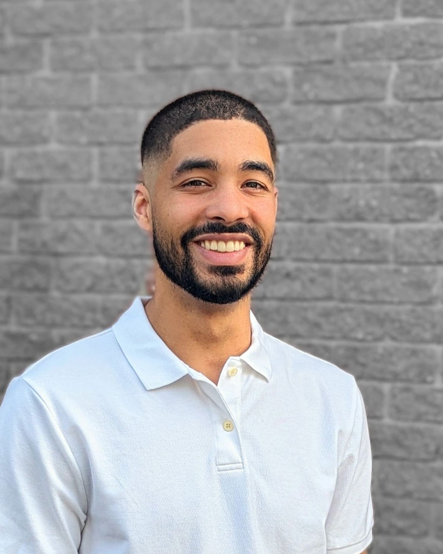 Bio pic Taylor Upshaw, massage therapist at Human 2.0 Ottawa Physiotherapy, Massage, & Gym South Keys Location
